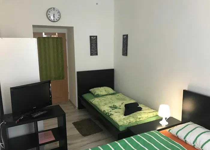 Apartamento 3 Bed Flat - Sleeps 20 - Smoking - Wifi Praga