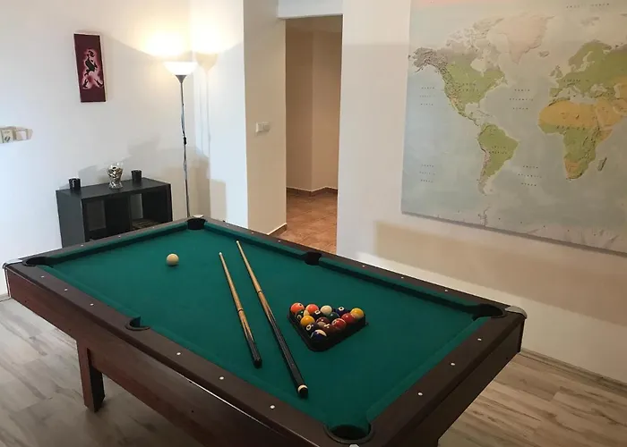 Apartamento 3 Bed Flat - Sleeps 20 - Smoking - Wifi