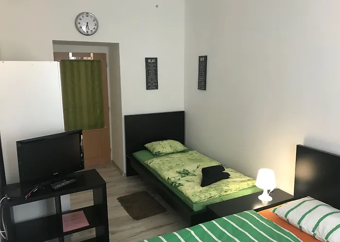3 Bed Flat - Sleeps 20 - Smoking - Wifi Apartamento