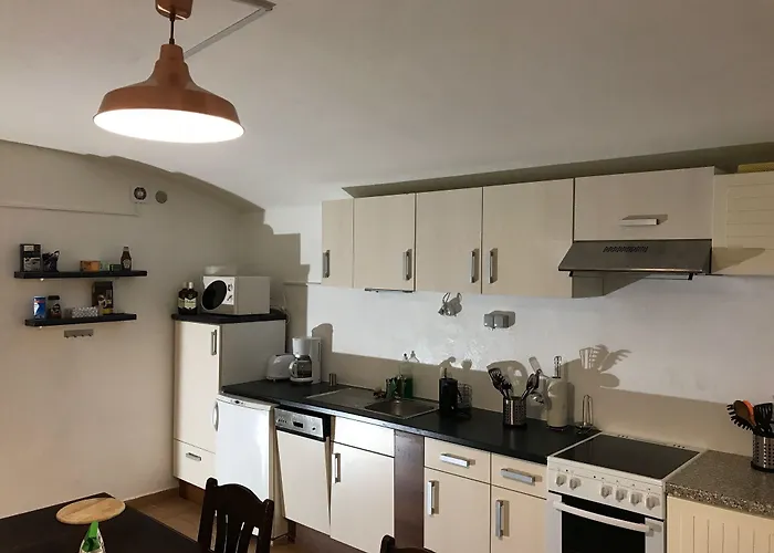 3 Bed Flat - Sleeps 20 - Smoking - Wifi Praga