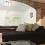 Apartamento 3 Bed Flat - Sleeps 20 - Smoking - Wifi