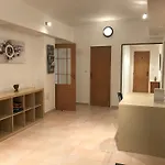 3 Bed Flat - Sleeps 20 - Smoking - Wifi Apartamento *