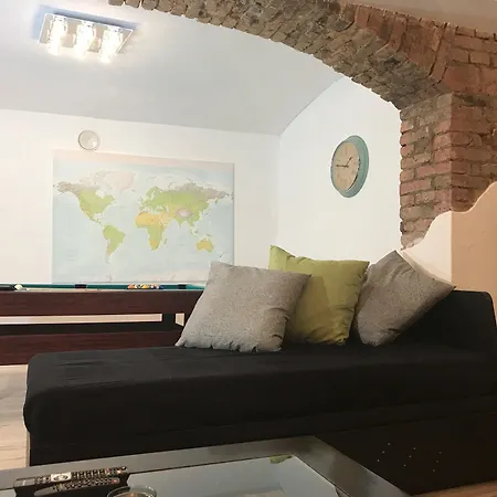 Appartement 3 Bed Flat - Sleeps 20 - Smoking - Wifi