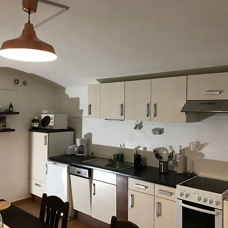 3 Bed Flat - Sleeps 20 - Smoking - Wifi براغ